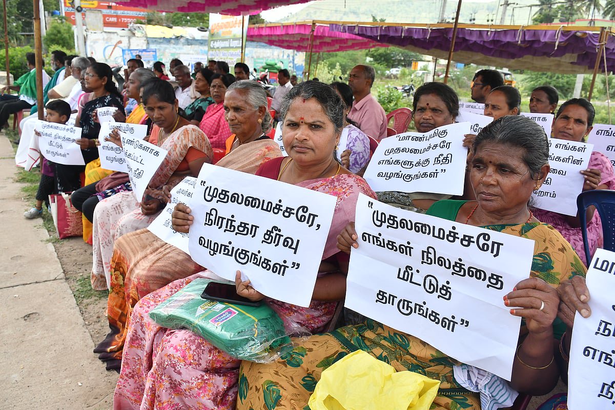 Villagers stage stir, want Tamil Nadu govt to return land acquired for TNHB project in 1988