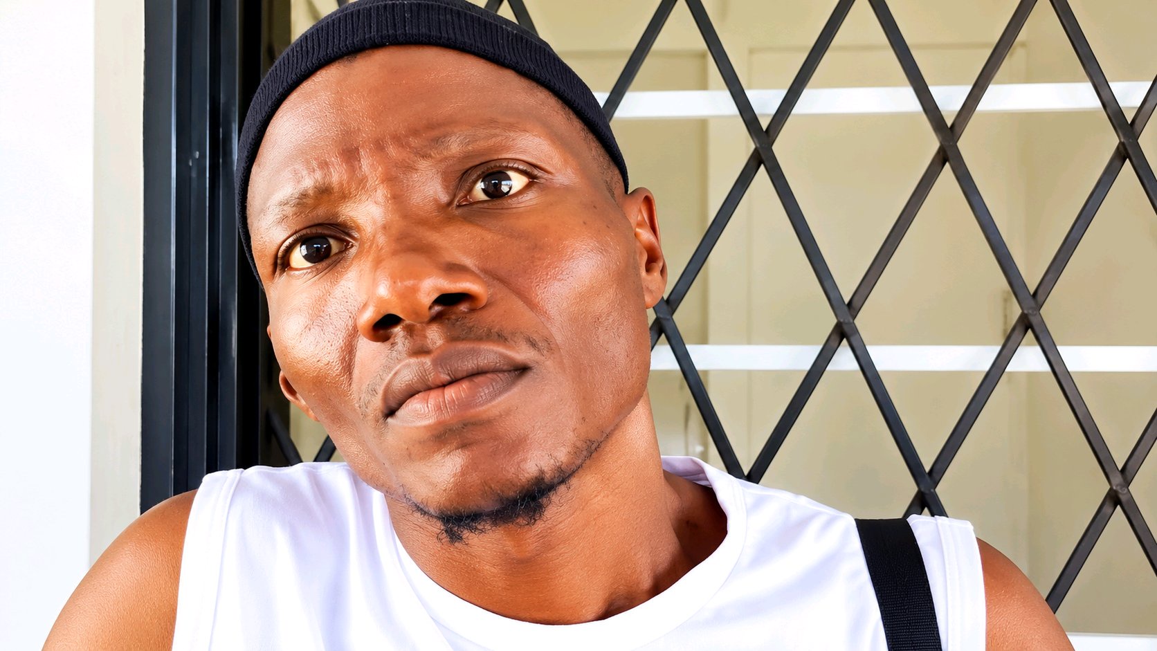 A Foreigner in SA Reportedly Confessed How He Entered SA By Hiding Inside a Truck Crossing Border