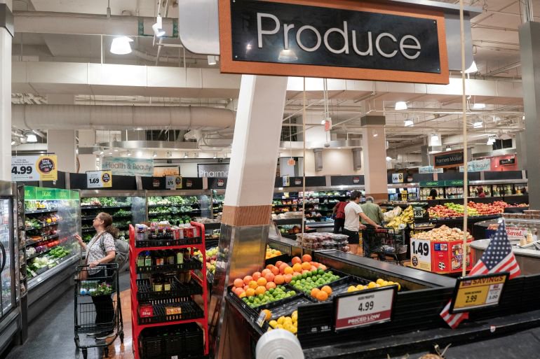 US consumer confidence hits its lowest level since 2014 ahead of midterms
