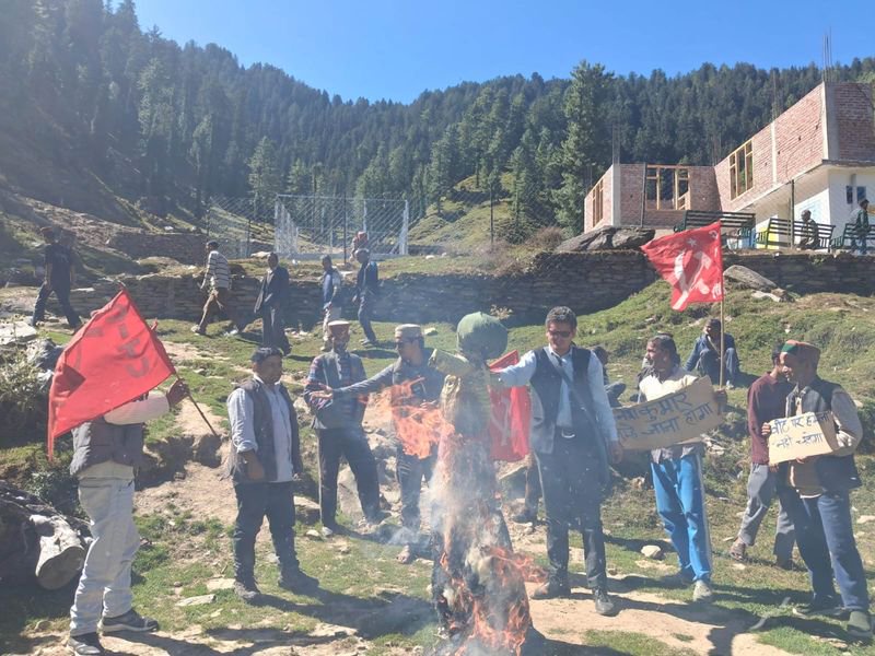 CPM protests electoral roll revision in Mandi