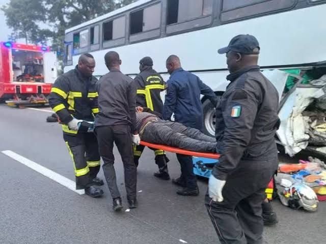 Côte d’Ivoire: malgré les campagnes de sensibilisation, un car et un camion-remorque ont encore endeuillé des familles