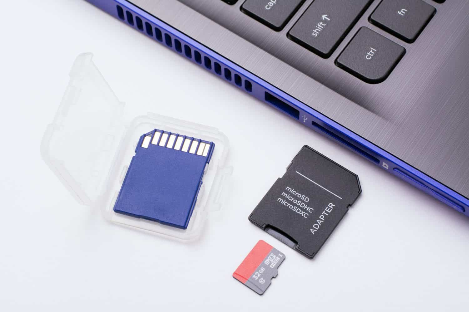 Micron Falls 5% as China’s CXMT Targets Server Memory; SanDisk Drops 4%
