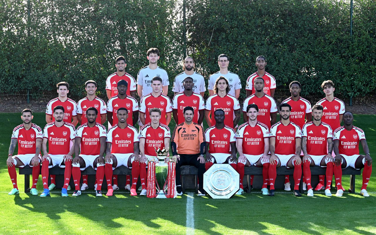Why isn’t William Saliba in Arsenal’s 2026/27 team photo?