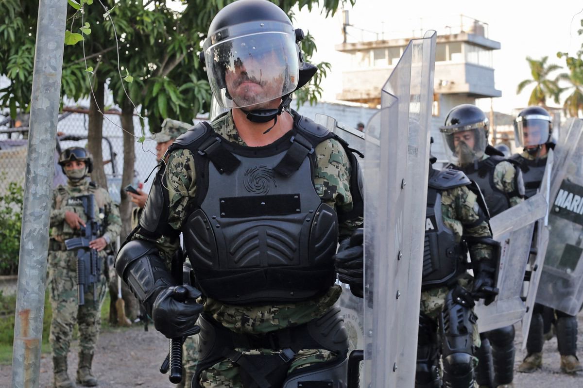 At least 10 dead and 16 injured after inmates clash during Mexico prison visiting hours