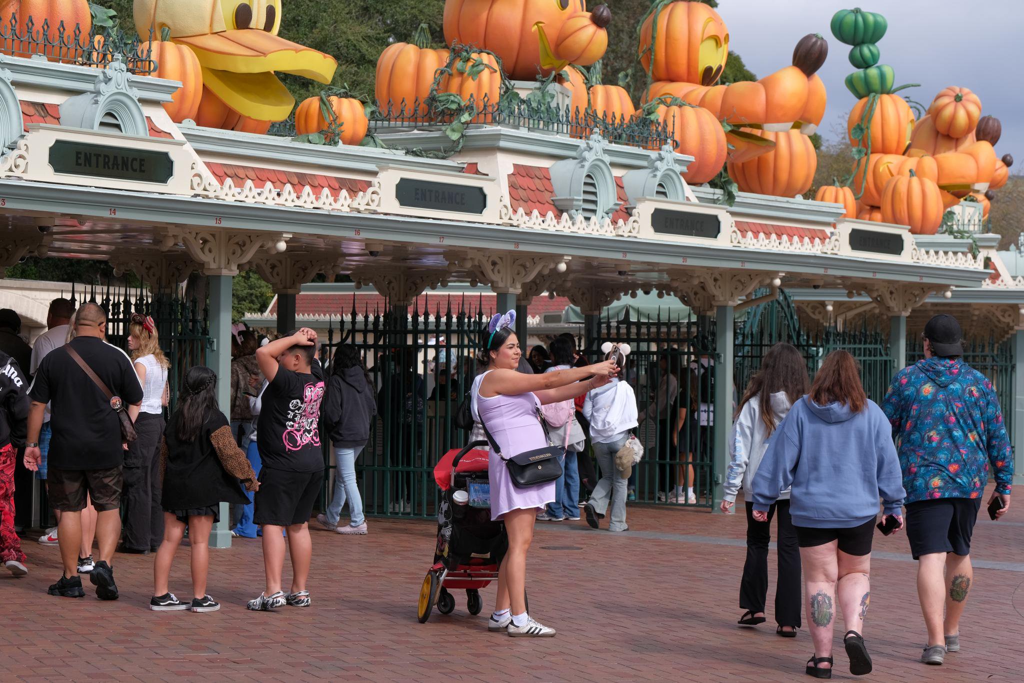 Loud street agitators are turning the entrance to Disneyland into a vacation nightmare