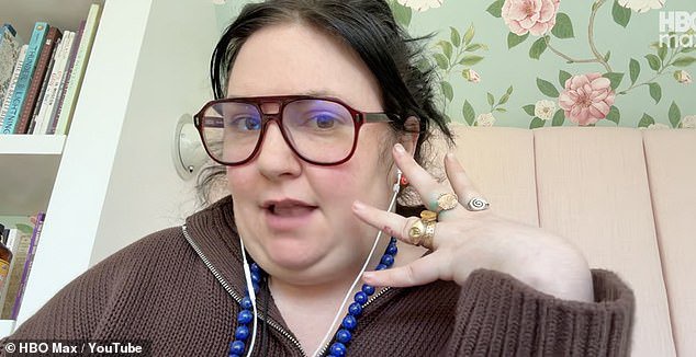 Lena Dunham announces Girls reboot with original cast