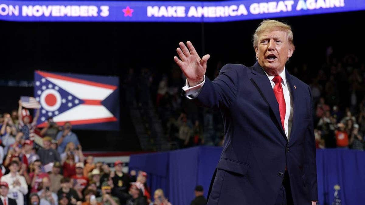 Trump rally crowd chants ‘deport’ as president rips Ilhan Omar after federal raid
