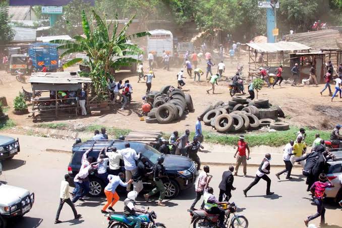 Linda Mwananchi Politician Forced To Sped Off Her Convoy as Goons Attack Motorcade Enroute to Event
