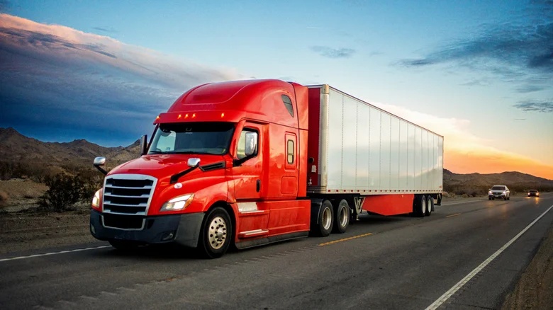 Trucker’s Traffic Stop Turns Into 72 Charges After Officer Sees The Plates