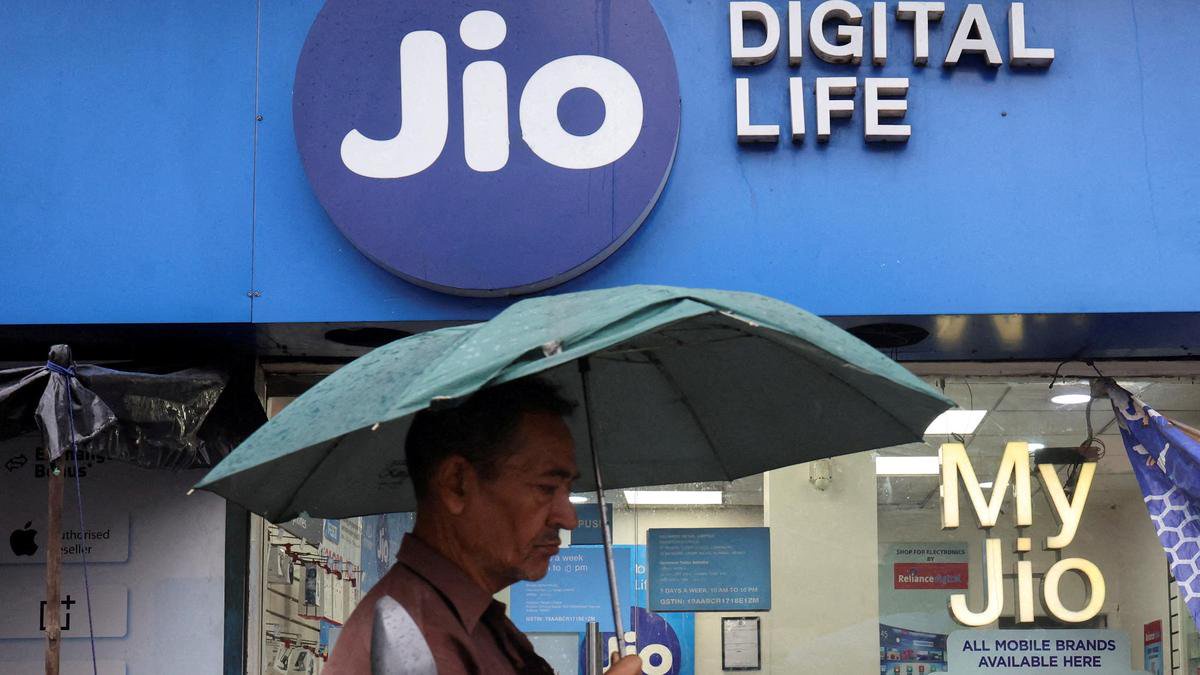 Jio Platforms’ anchor book draws record ₹2.5 lakh crore in bids ahead of IPO