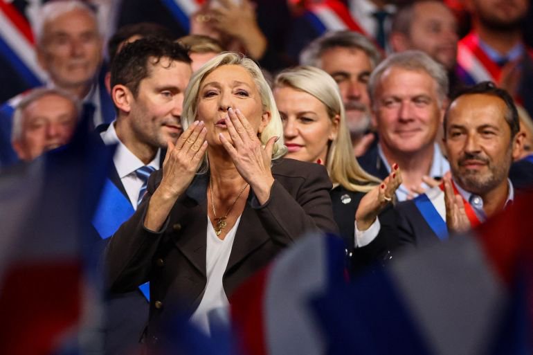 French protest violence: A ‘Christmas present’ for Le Pen’s far right?