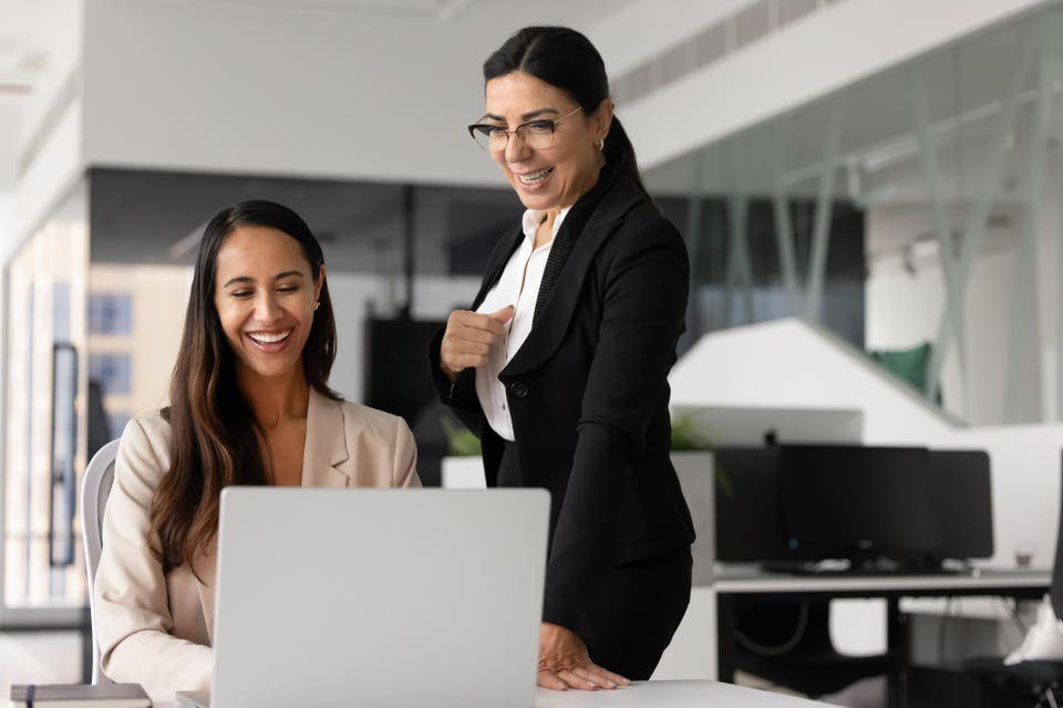 15 HR Strategies That Prepare Employees For AI-Driven Roles
