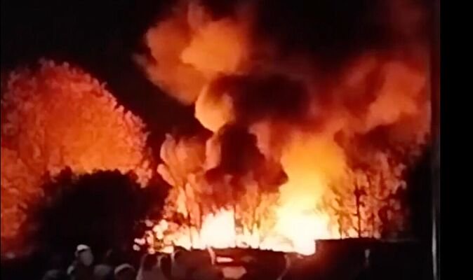 Putin humiliated as Russian nuclear capable bomber crashes and explodes in huge fireball