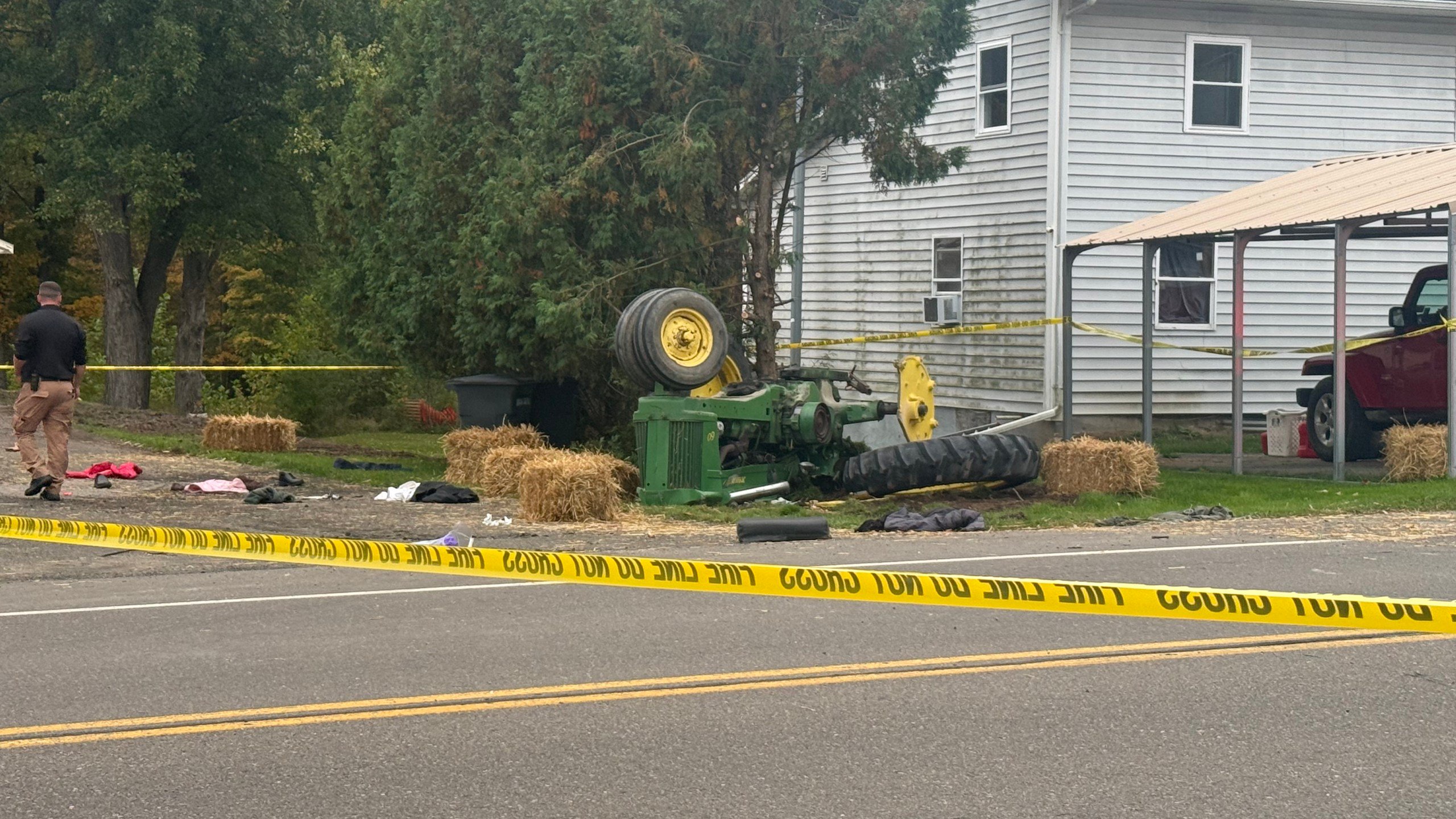 Hayride trailer flips with 19 people aboard, mostly children