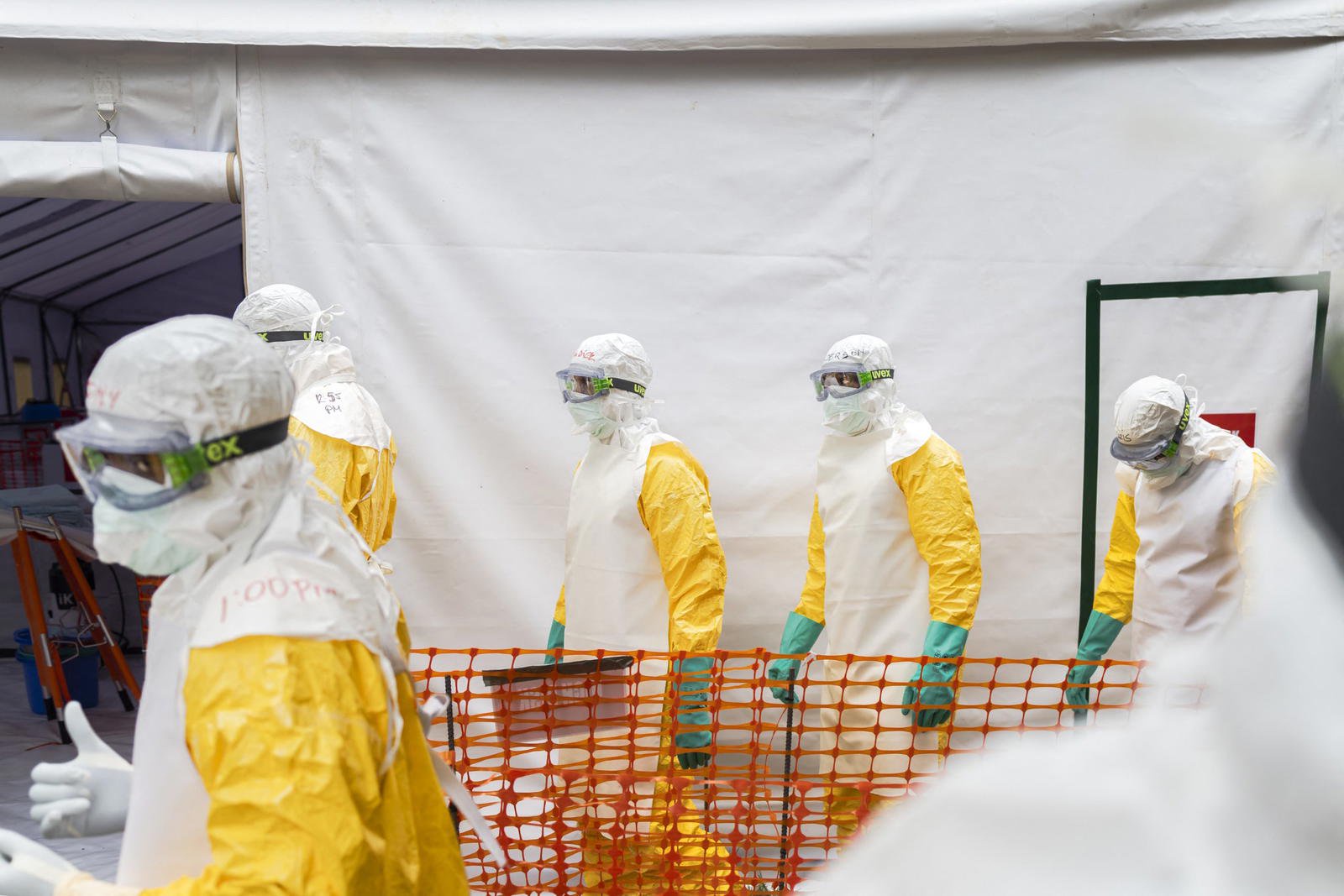 Africa Ebola outbreak passes 10,000 cases, mostly in DR Congo