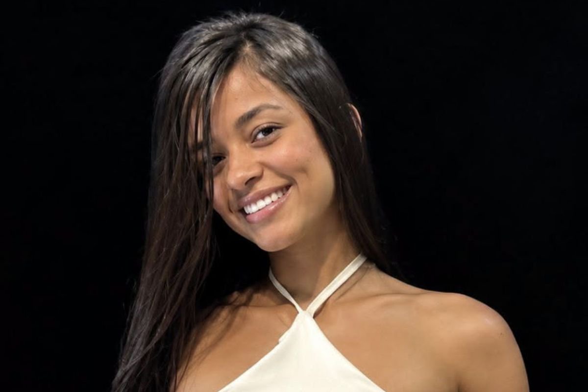 ‘Model’ mum, 22, dies in freak lightning strike while enjoying lunch with family