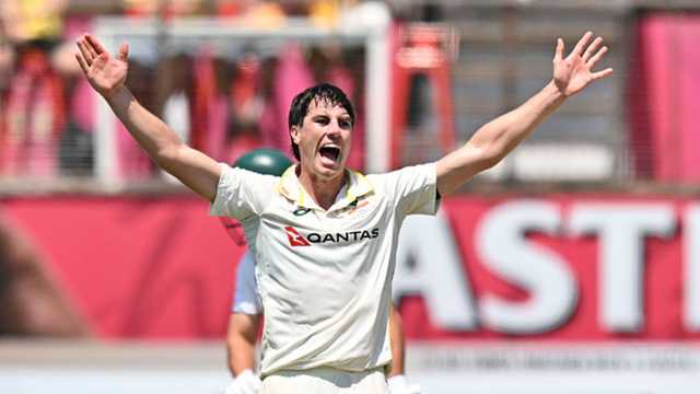 Cummins & Co. bowl Australia into a position of strength in Durban