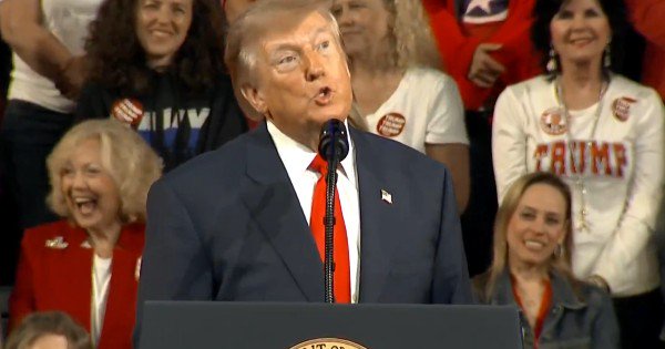 Donald Trump just called his supporters stupid to their faces, and their response didn’t speak volumes, it bellowed them