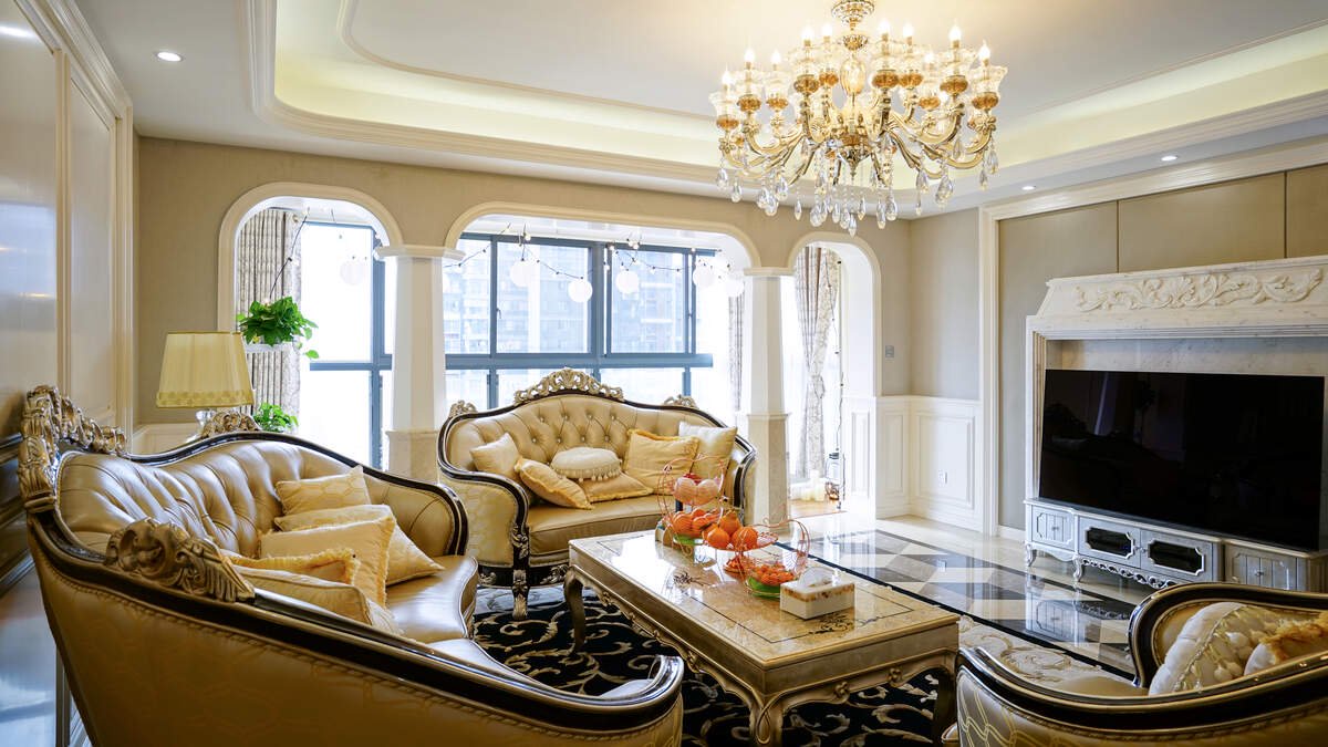 Influencer Spends $7,000 Turning Her Apartment Into a Parisian Retreat. Here’s What You Can Learn From It