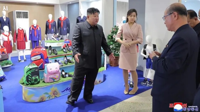 North Korea publish fotos of Kim Jong Un afta rumour of death – but why rumours of im death continue to spread