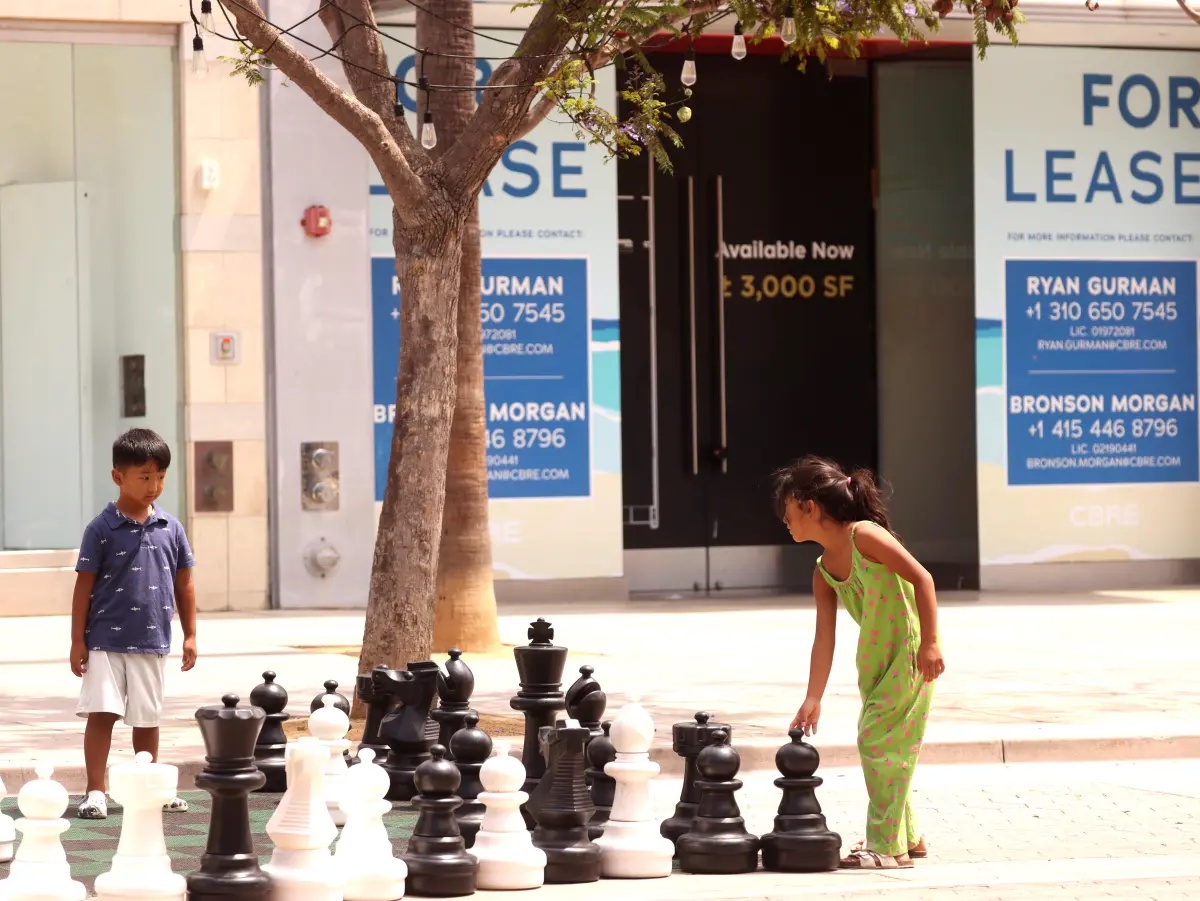 ‘What happened to Santa Monica?’ Why city struggles as Beverly Hills, WeHo thrive
