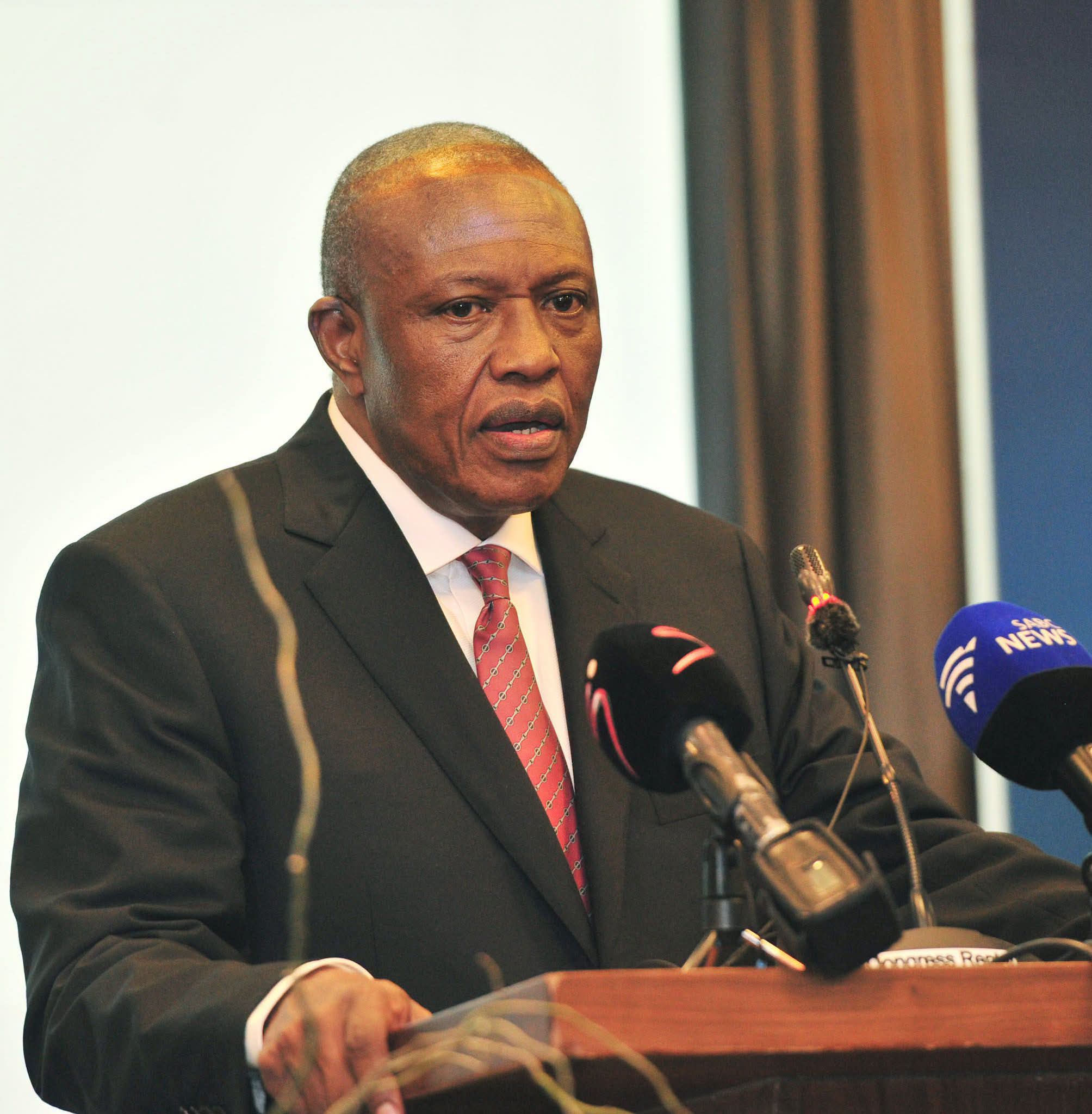 Irvin Khoza Bids Farewell to Mandla Ncikazi as He Leaves Orlando Pirates