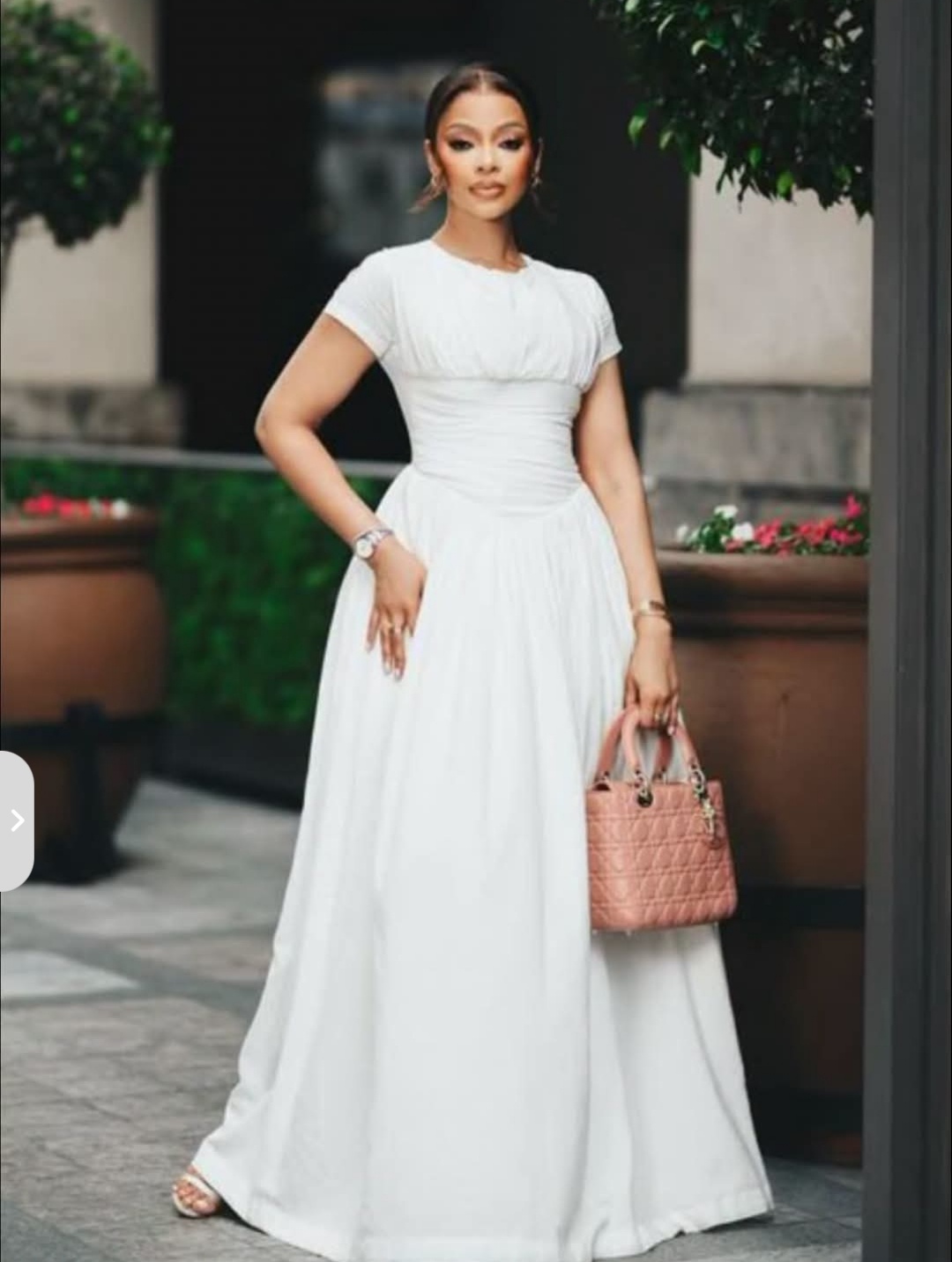 Elegant Gowns For Fashionable Ladies