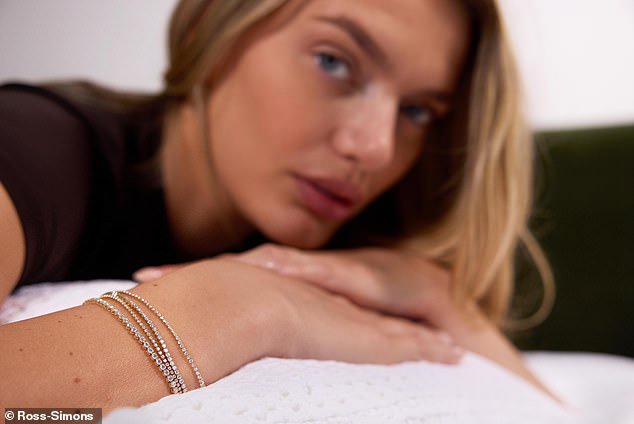 The simple jewelry styling trick that makes any outfit look more expensive