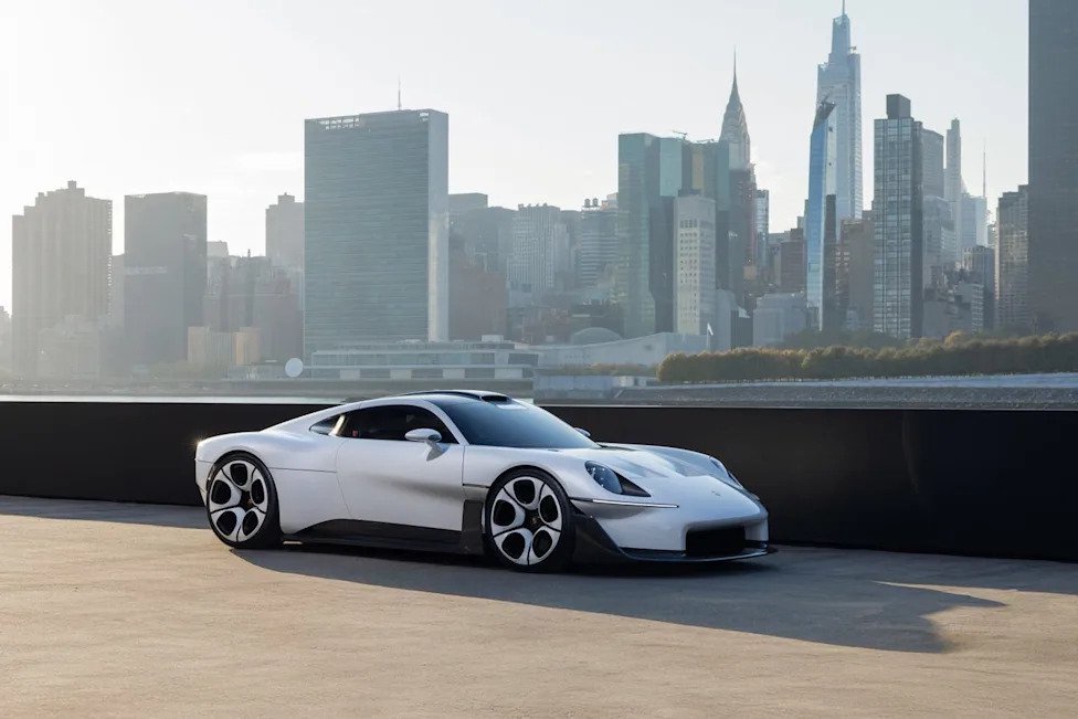 View Interior and Exterior Photos of the Porsche Mission S Concept Car