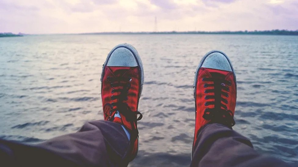 Why an Aquarius Should Never Go on a Group Tour (And the 1 Type of Solo Trip That Won’t Make Them Feel Like an Alien)