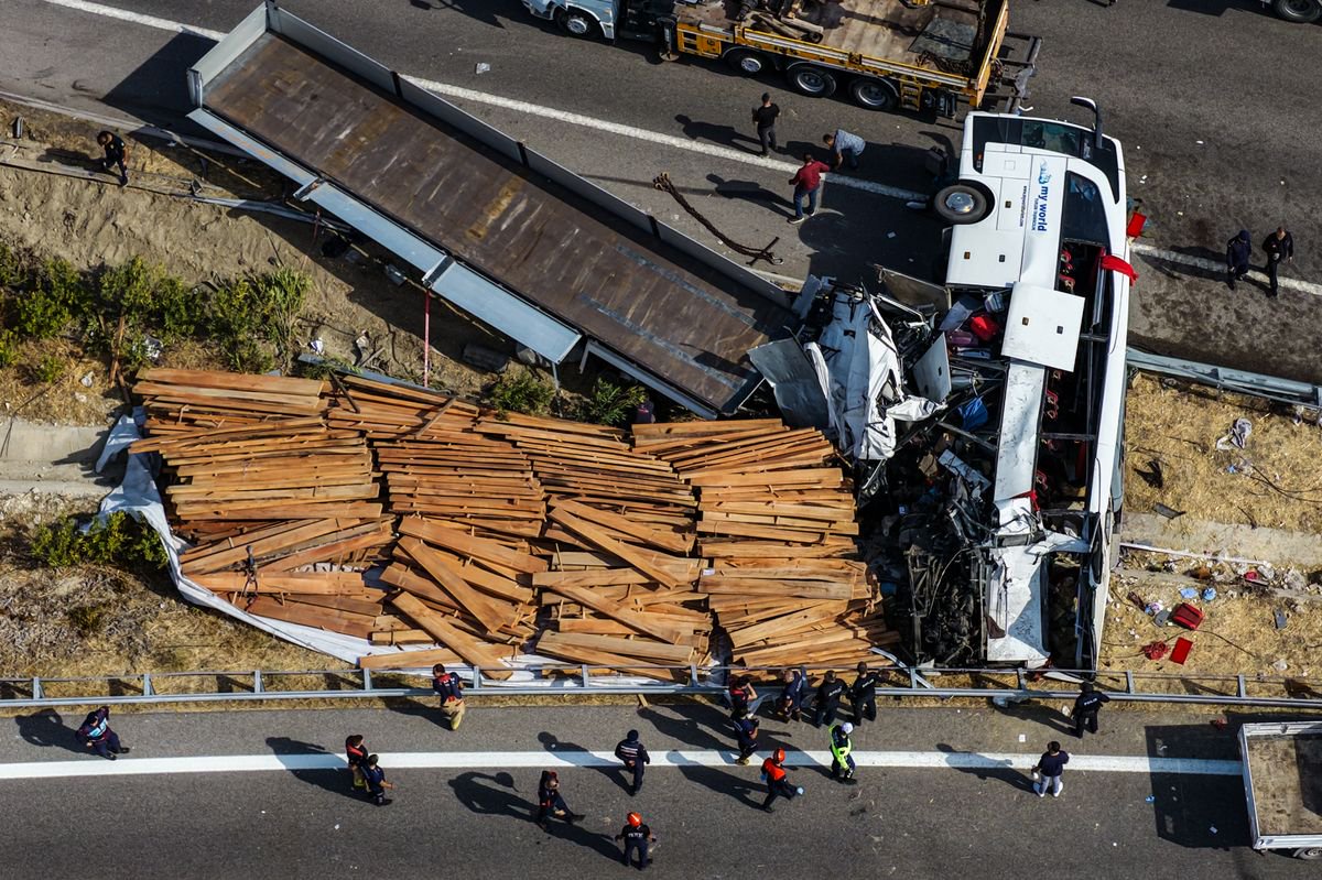 Manisa tour bus crash leaves at least 11 dead and 27 injured in truck collision