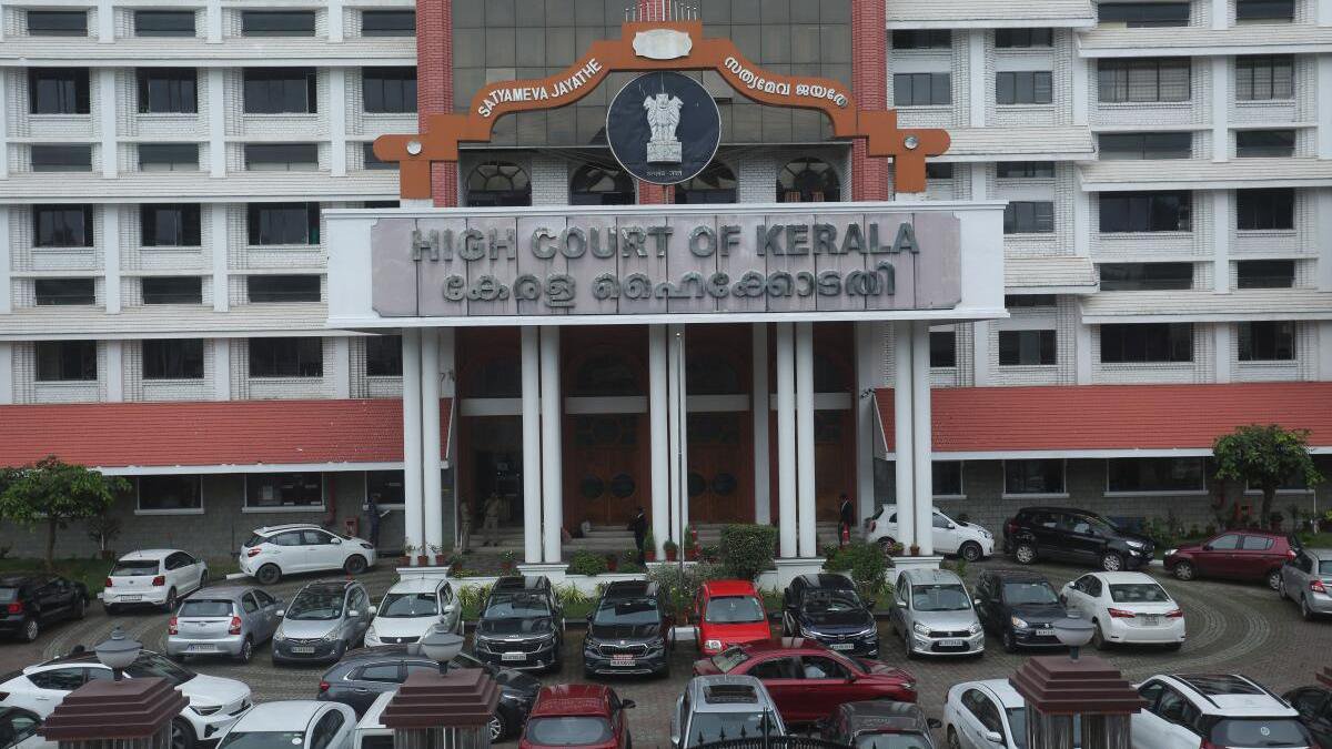 Kerala HC stays Vigilance probe against Chalakudy MLA Saneesh Kumar in bribery case