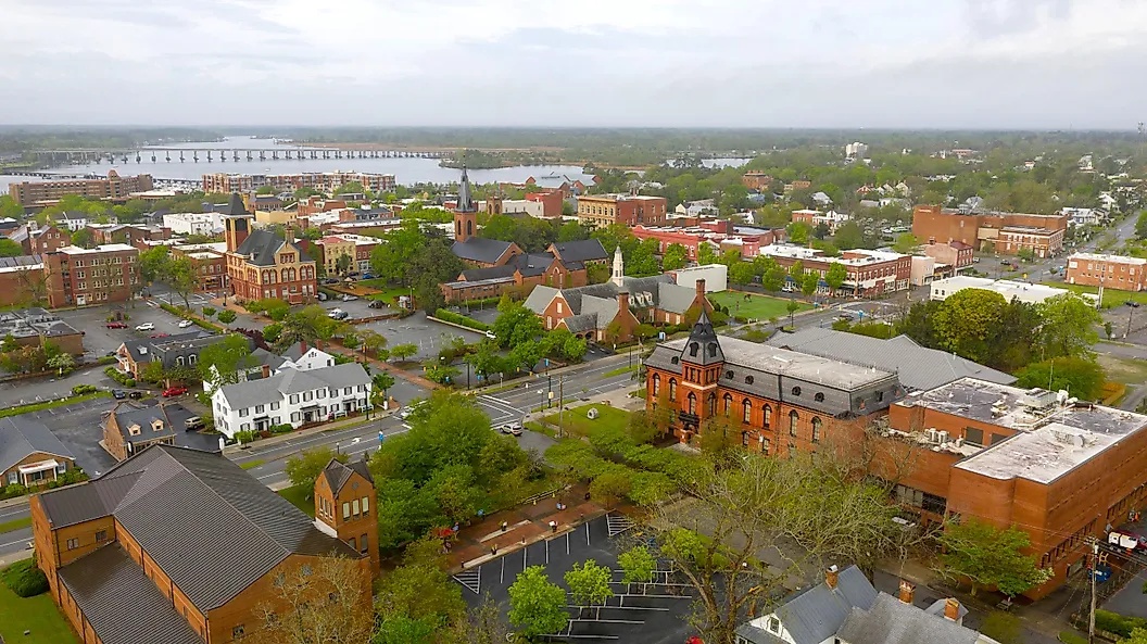 11 Best River Towns In America For Retirees