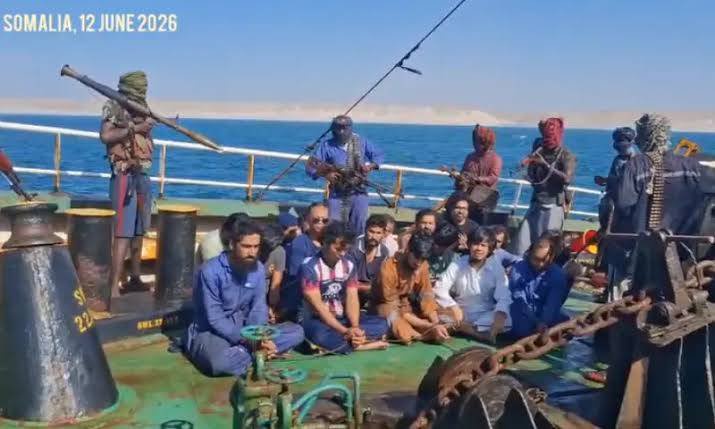 Four Pakistanis freed from Somali pirates, due to arrive in Karachi Saturday