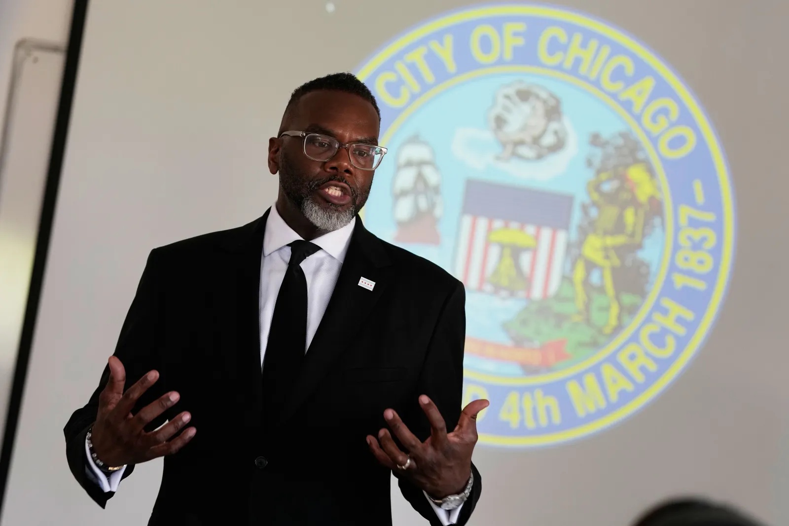 Chicago Mayor ‘Heartbroken’ Over Deadly Stabbing of 7-Year-Old Girl
