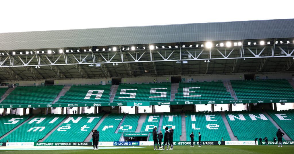 Larsonneur Injury Leaves ASSE Goalkeeper Ndiaye Awaiting First Start