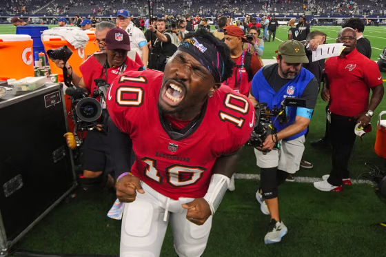 Bucky Irving and rookie QB Jalon Daniels help Bucs beat sloppy Cowboys 24-16