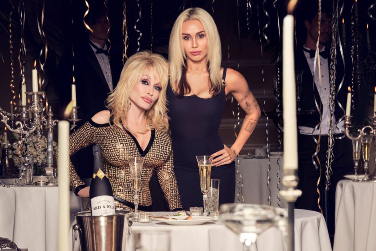 Miley Cyrus shares ‘sign’ Dolly Parton sent after her sudden death