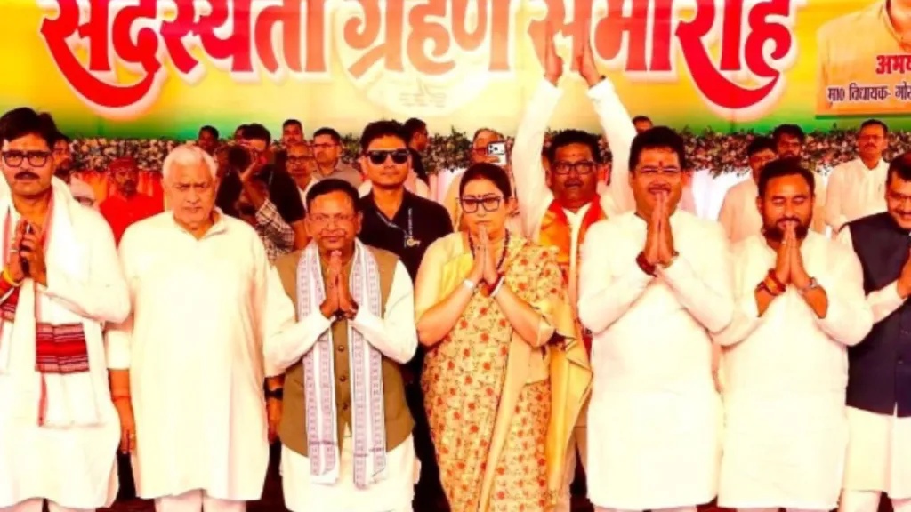Out of Samajwadi Party for over a year, 3 rebel MLAs formally join BJP