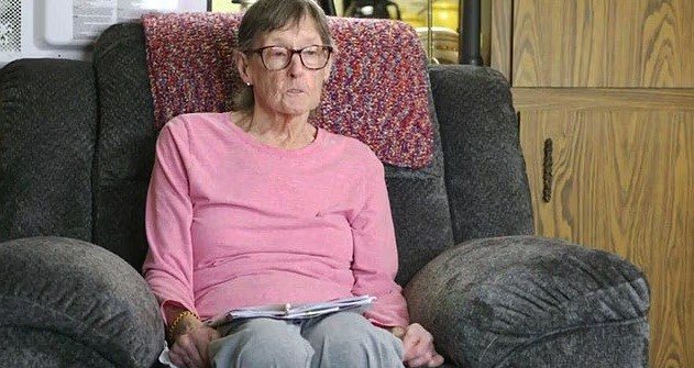 Woman loses both her legs after bungling doctors mistakenly amputate WRONG limb in botched surgery, lawsuit claims