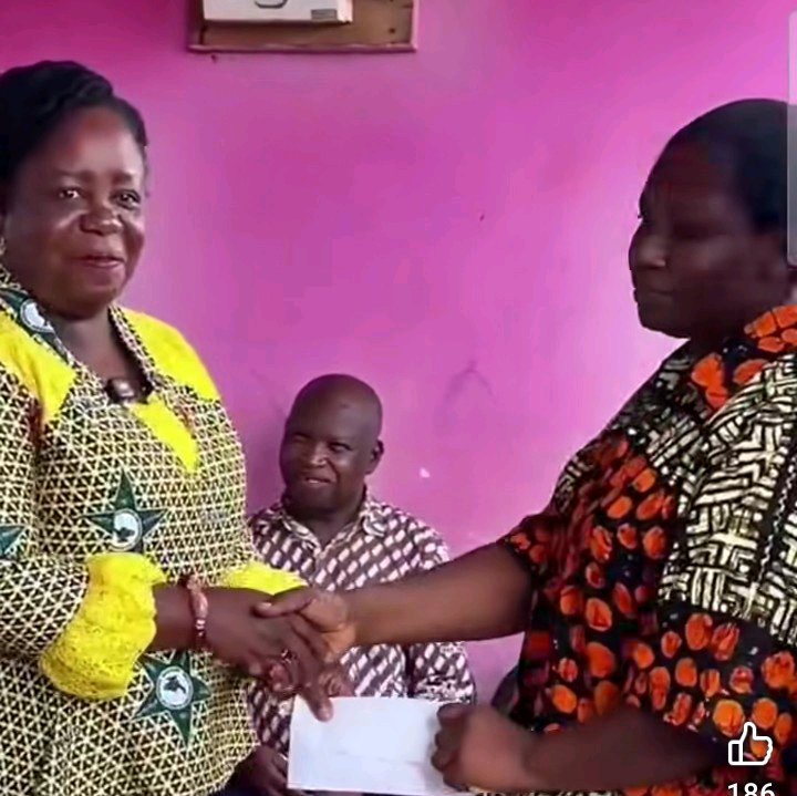 GRNMA President Presents Financial Support To Salomey Bafoh Following Release On Bail