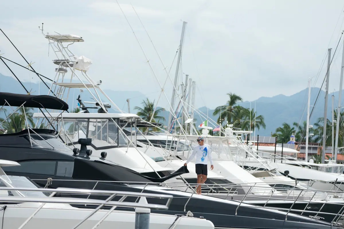 Hurricane Simon pounds resorts and vulnerable towns along Mexico’s Pacific coast