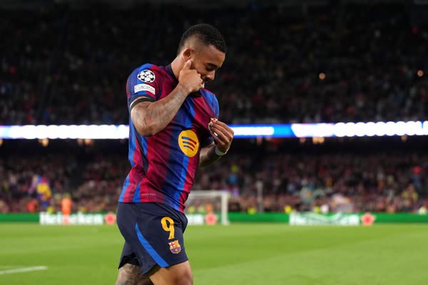 Gabriel Jesus Passes First Barcelona Test