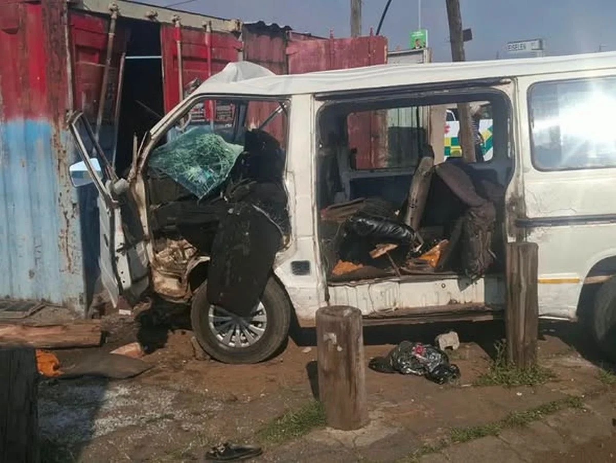 16 injured as speeding taxi crashes into containers in Ekurhuleni