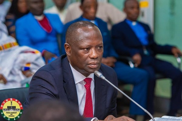 Government guarantees miners’ wages under contract mining reforms