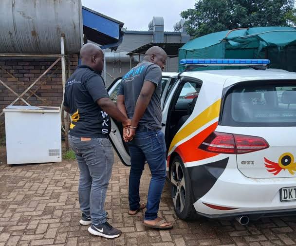 Man Who Requested a Car Lift From Hawks Officer Without Knowing His Identity Allegedly Carries Drugs