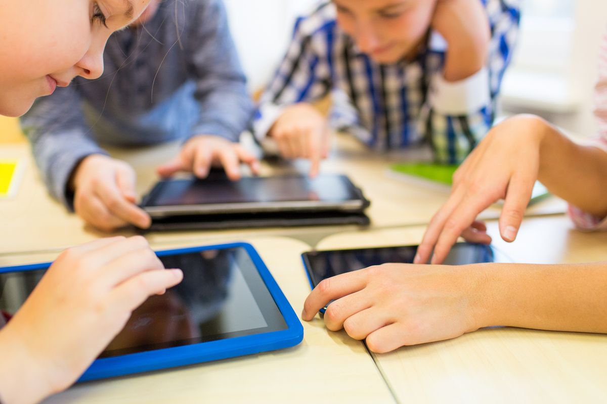 Doctors warn of health ‘crisis’ as almost 1million schoolchildren using screens in nearly all lessons
