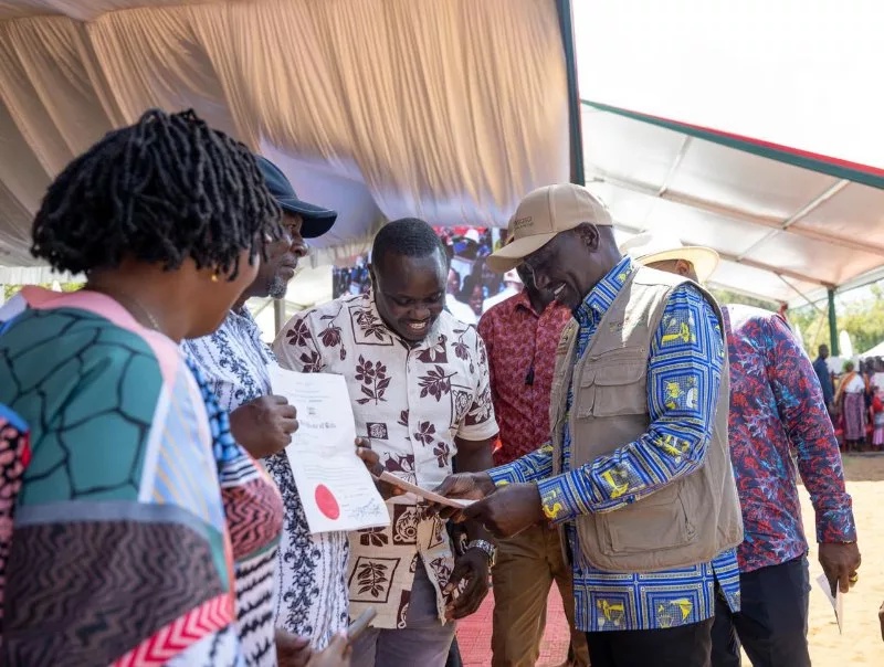[PHOTOS] Ruto issues 36,826 title deeds to Kilifi residents