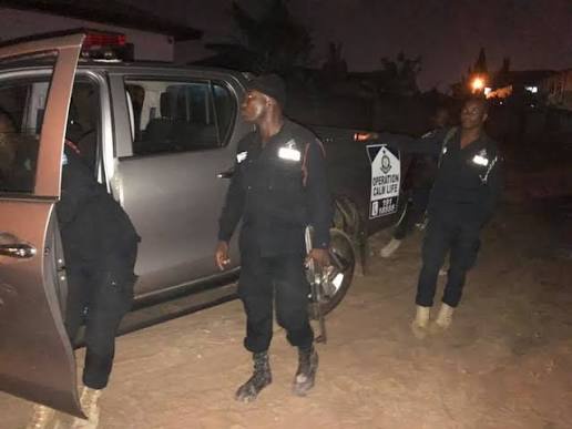 Police Rescue 14-Year-Old Girl Walking Alone At Midnight With Her Belongings