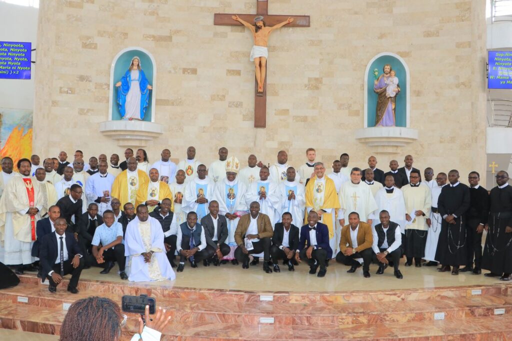 “Wacheni Uongo,” Catholic Priest Blasts Family Over Claims About Deceased During Burial Ceremony